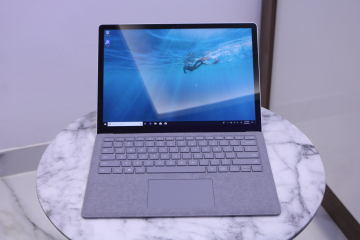 Surface Laptop 2 ( i5/8GB/256GB )